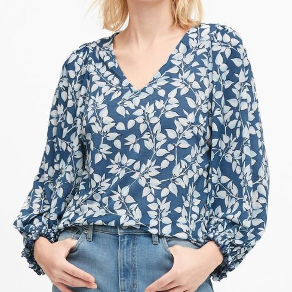 Banana Republic Crinkle Blouson-Sleeve Top, sz S